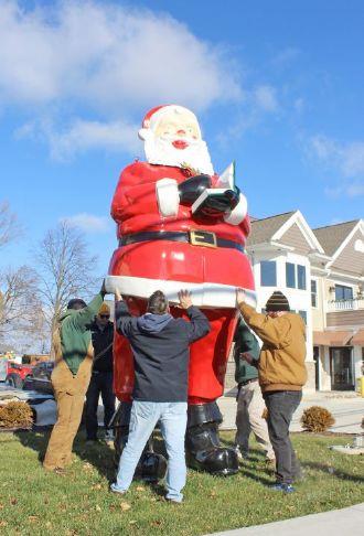 Hot dog! Here comes Santa Claus | Chronicle Telegram The Christmas