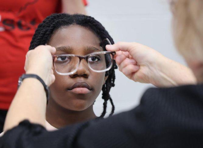 New program fits Elyria students with free eyeglasses Chronicle Telegram