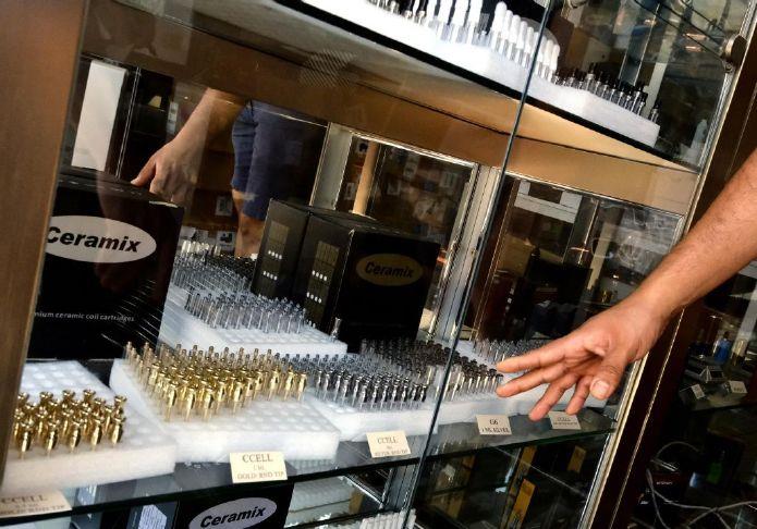 As illnesses spread, fake vape gear sells on LA streets | Chronicle Telegram  LOS ANGELES (AP) A short walk from police headquarters in the heart of  downtown Los Angeles, a cluster of