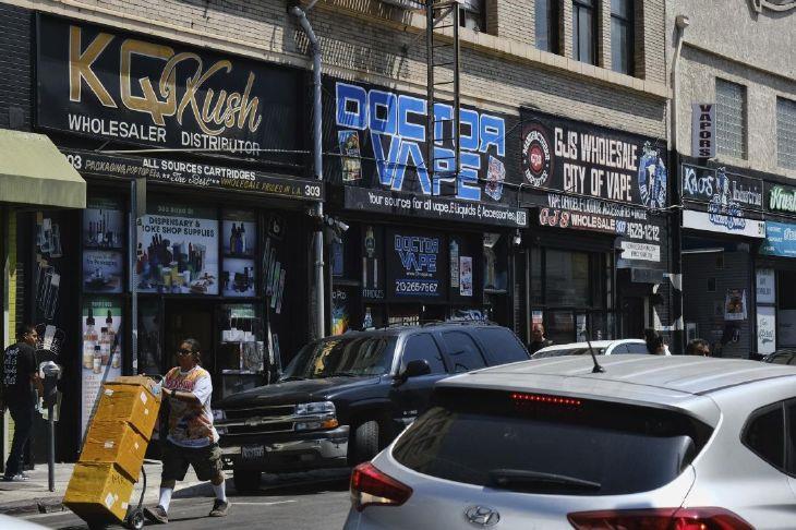 As illnesses spread, fake vape gear sells on LA streets | Chronicle Telegram  LOS ANGELES (AP) A short walk from police headquarters in the heart of  downtown Los Angeles, a cluster of
